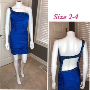 Cocktail/homecoming dress